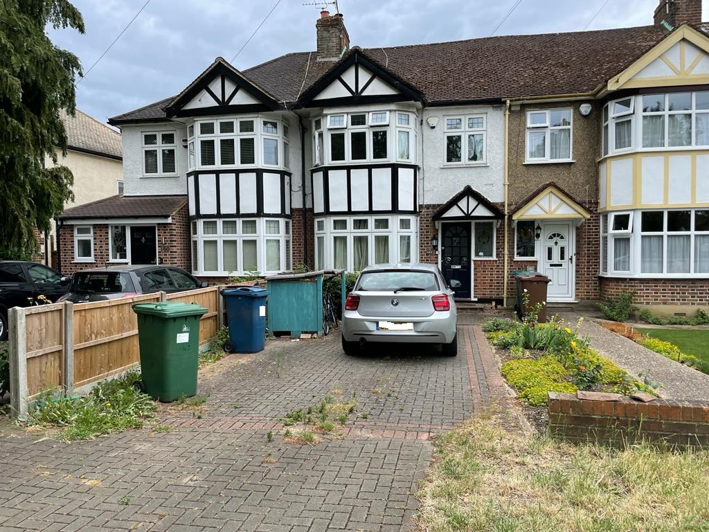 Cannon Lane HA5 £2400pcm