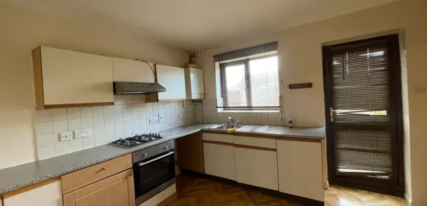 2 bed terraced house to rent Abbots Drive, South Harrow, Harrow HA2