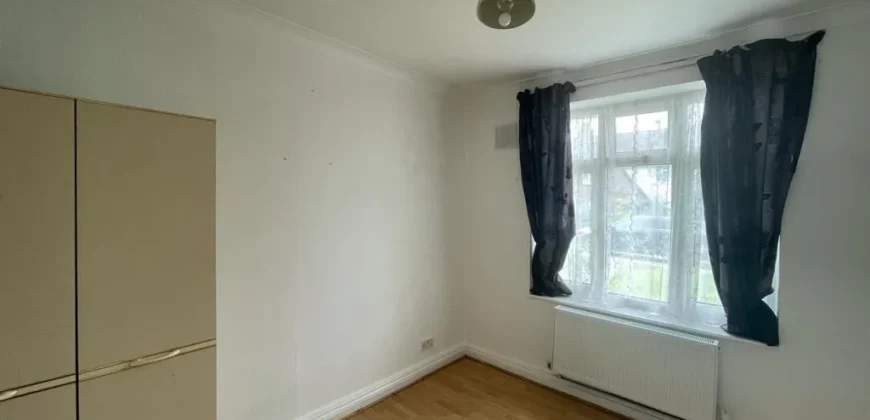 2 bed Maisonette to rent Rowe Walk, Harrow, Greater London HA2