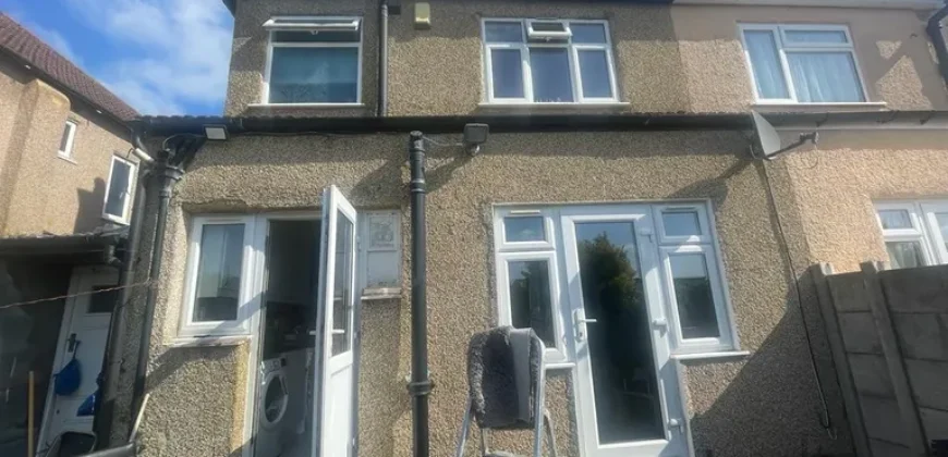 3 bed semi-detached house to rent Clitheroe Avenue, Rayners Lane, Harrow, Greater London HA2