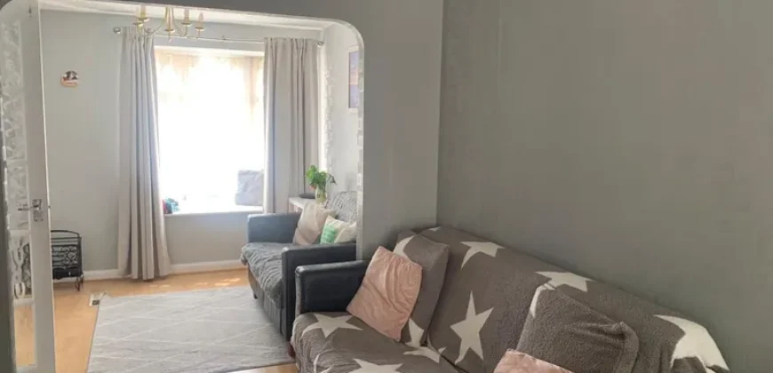 5 bed terraced house to rent Verwood Road, Harrow, Greater London HA2