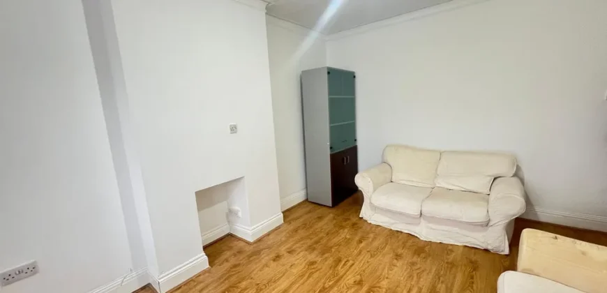 2 bed Maisonette to rent Hide Road, Harrow, Greater London HA1