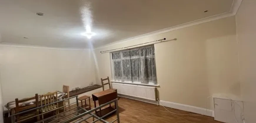 Terraced house to rent Greenway, Kenton, Harrow, Greater London HA3