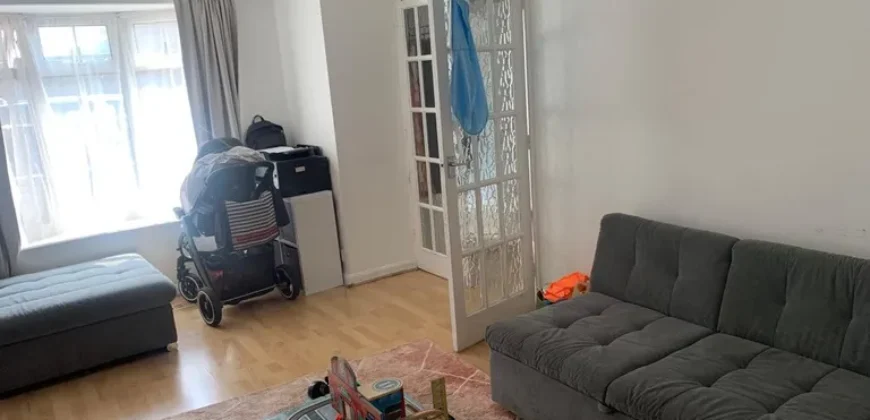 5 bed terraced house to rent Verwood Road, Harrow, Greater London HA2