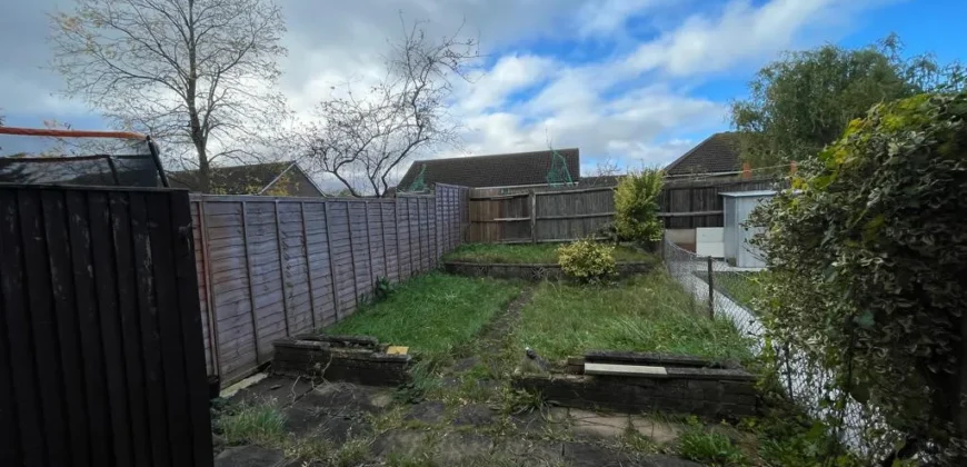 2 bed terraced house to rent Abbots Drive, South Harrow, Harrow HA2
