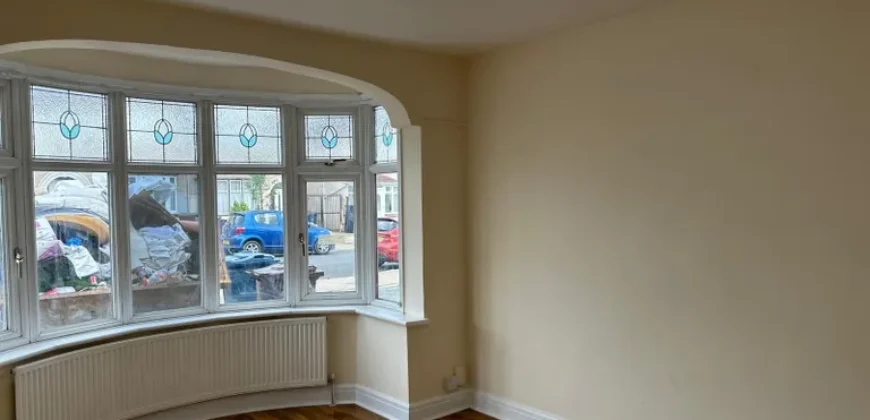 4 bed end terrace house to rent Windsor Crescent, Harrow, Greater London HA2