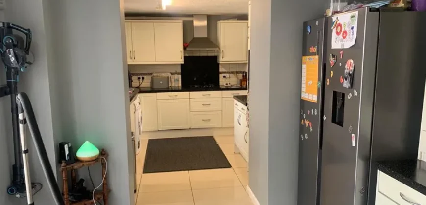 5 bed terraced house to rent Verwood Road, Harrow, Greater London HA2