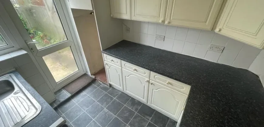 2 bed Maisonette to rent Rowe Walk, Harrow, Greater London HA2