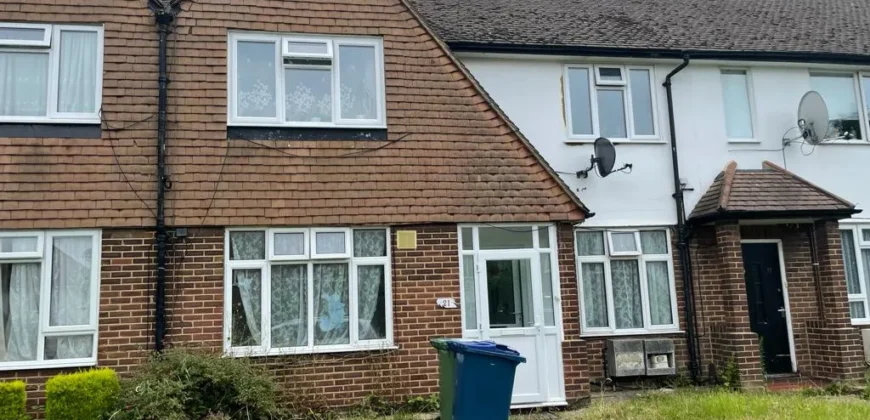 2 bed Maisonette to rent Rowe Walk, Harrow, Greater London HA2