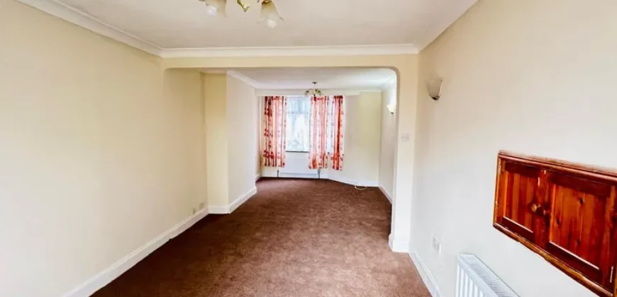 3 bed terraced house to rent Toorack Road, Harrow, Greater London HA3