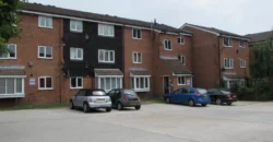 Cosy 2 bedroom house for rent at Poplar Grove, London, N11 3NX.