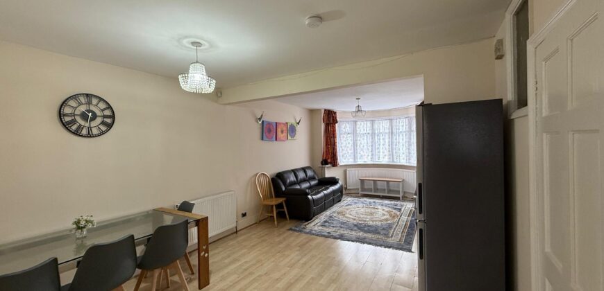 Bills Are Included With R Ground Floor, Lynton Road, Harrow, Greater London, HA2 9NH