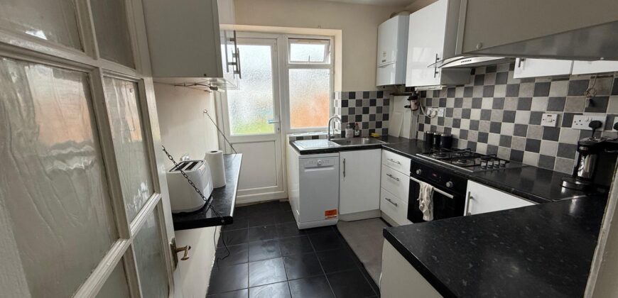 Bills Are Included With R Ground Floor, Lynton Road, Harrow, Greater London, HA2 9NH