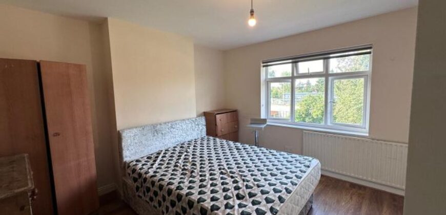 High Worple, Harrow, Greater London, HA2 9SX